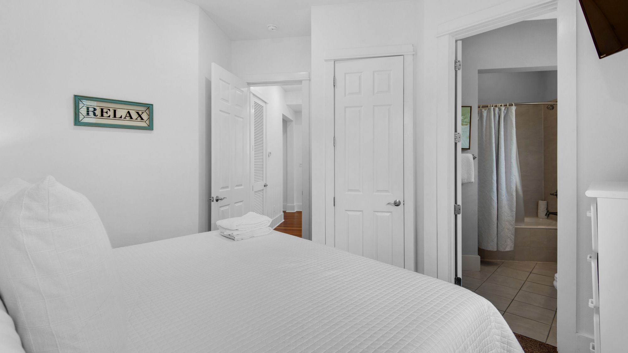 139 N Ryan St - 2nd Floor Bedroom