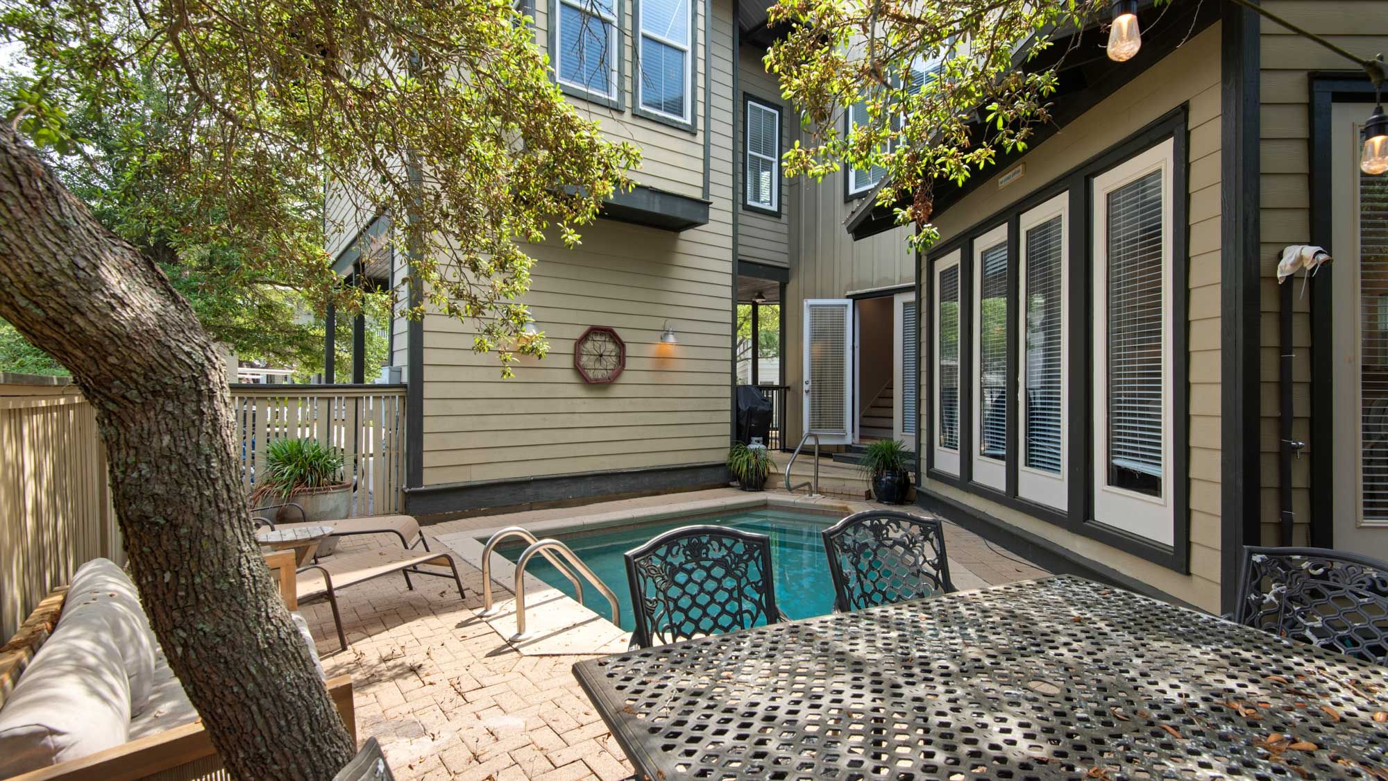139 N Ryan St - Private Pool