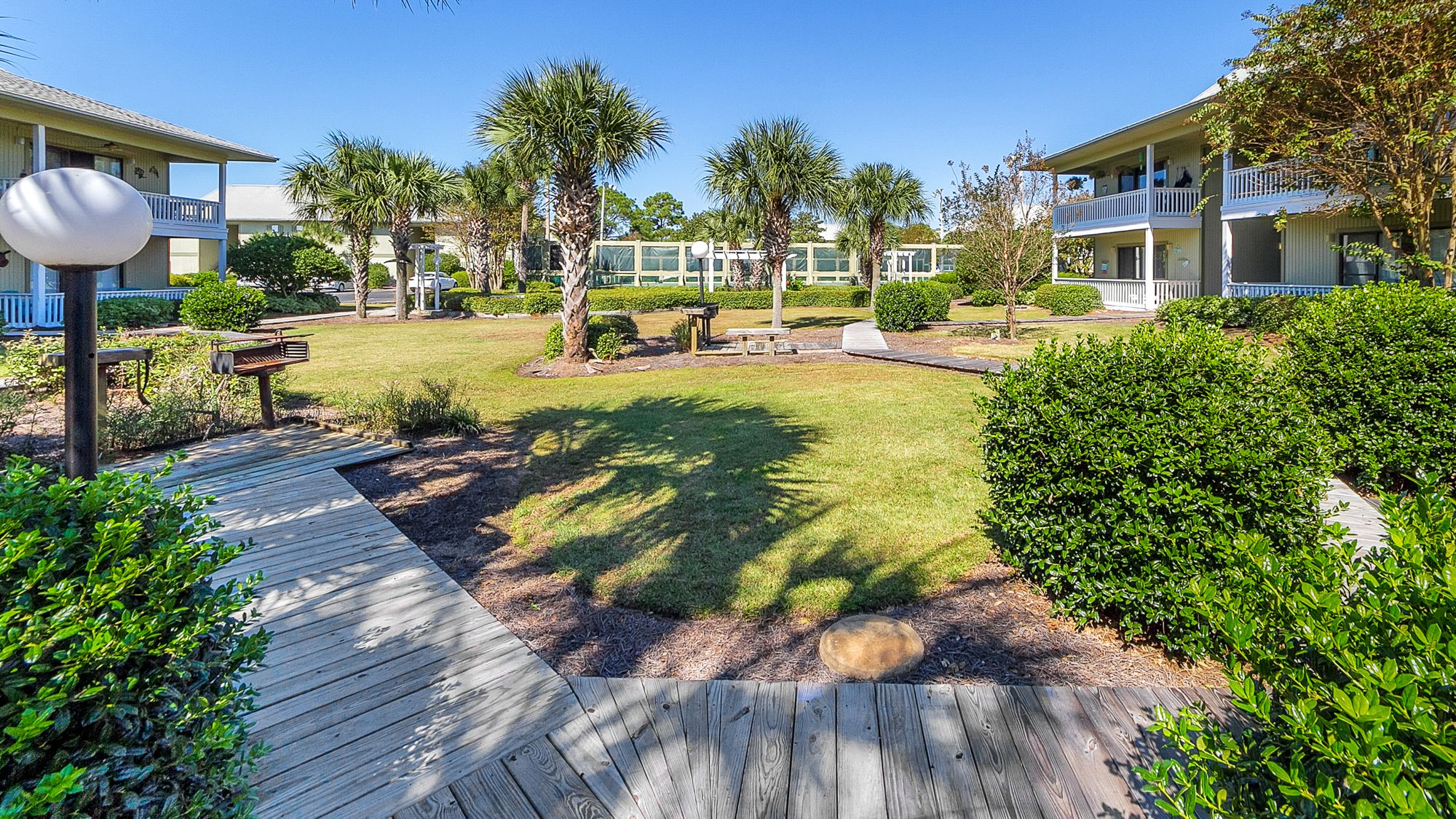 Beachwood Villas Amenities & Grounds