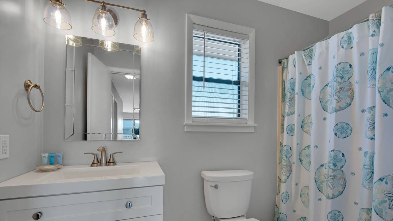 Beachwood Villas 12I Guest Bathroom Beachwood Villas 12I Guest Bathroom