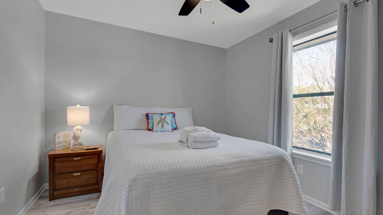 Beachwood Villas 12I Queen Guest Bedroom Beachwood Villas 12I Queen Guest Bedroom