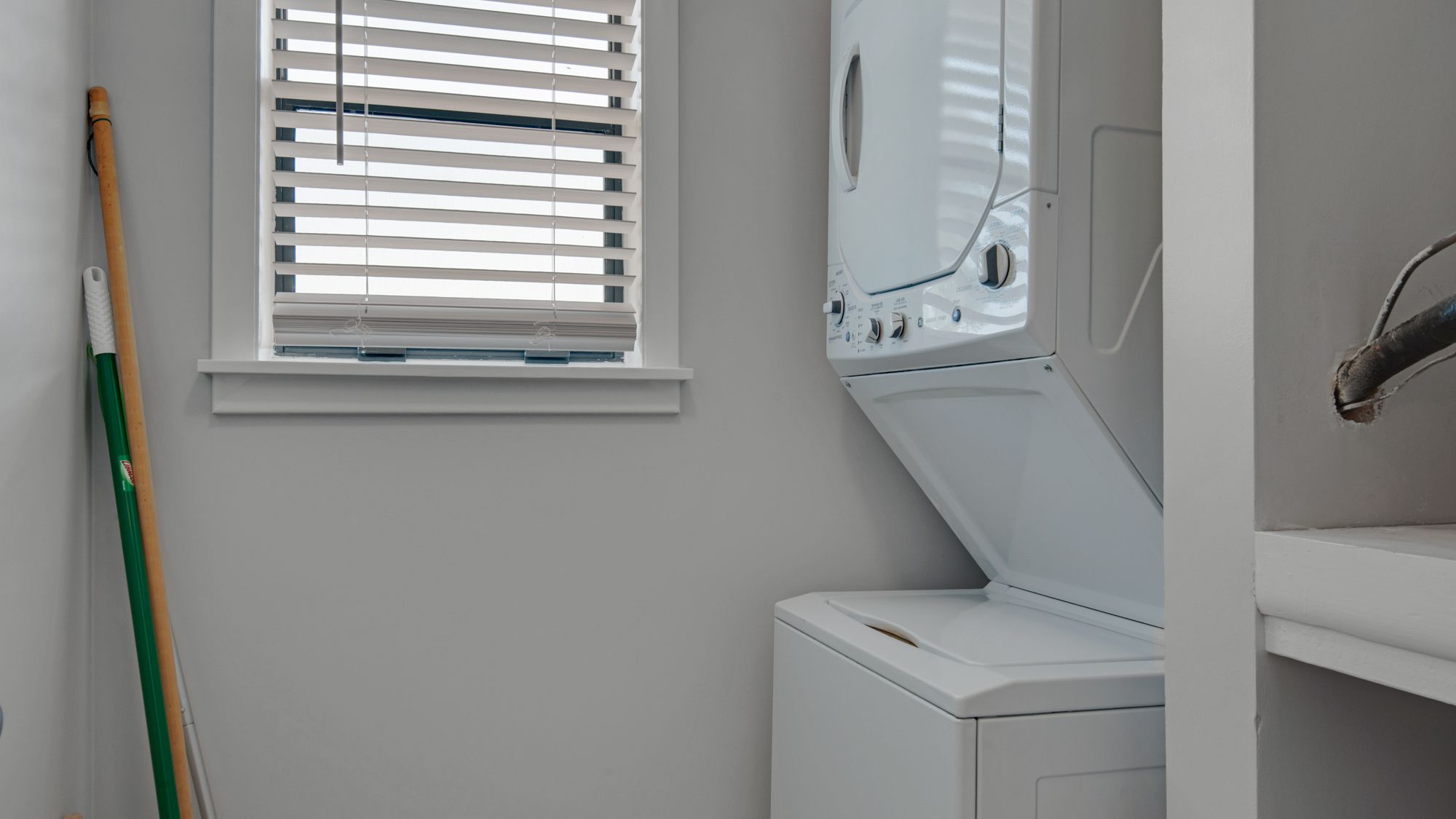 Beachwood Villas 12I Laundry