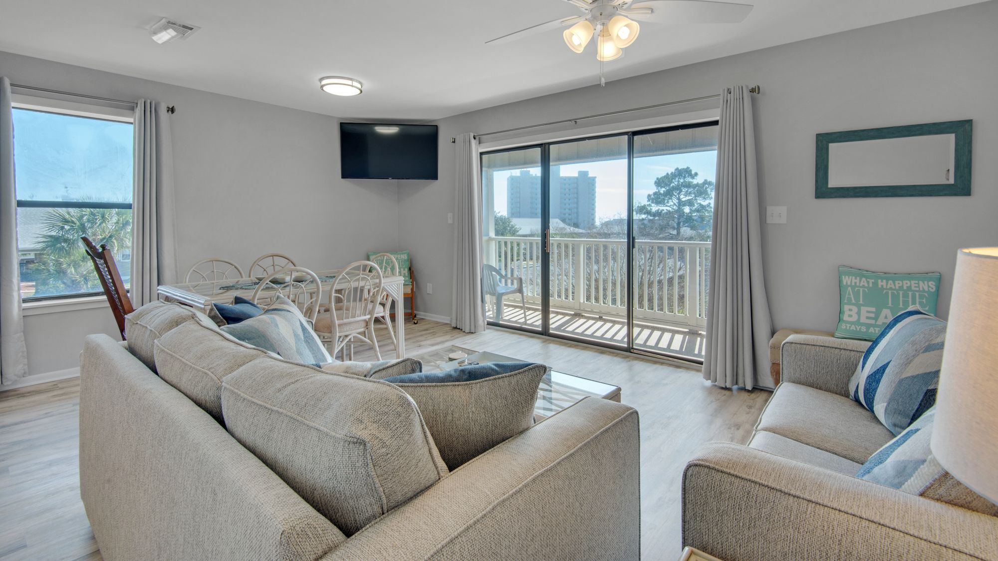Beachwood Villas 12I Main Living Area