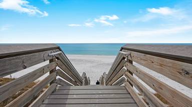 Pelayo Beach Access Just 2 minutes from Making Memories Pelayo Beach Access Just 2 minutes from Making Memories