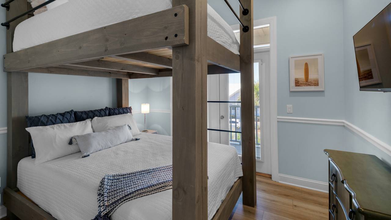 Making Memories 2nd Floor Queen Bedroom Making Memories 2nd Floor Queen Bedroom