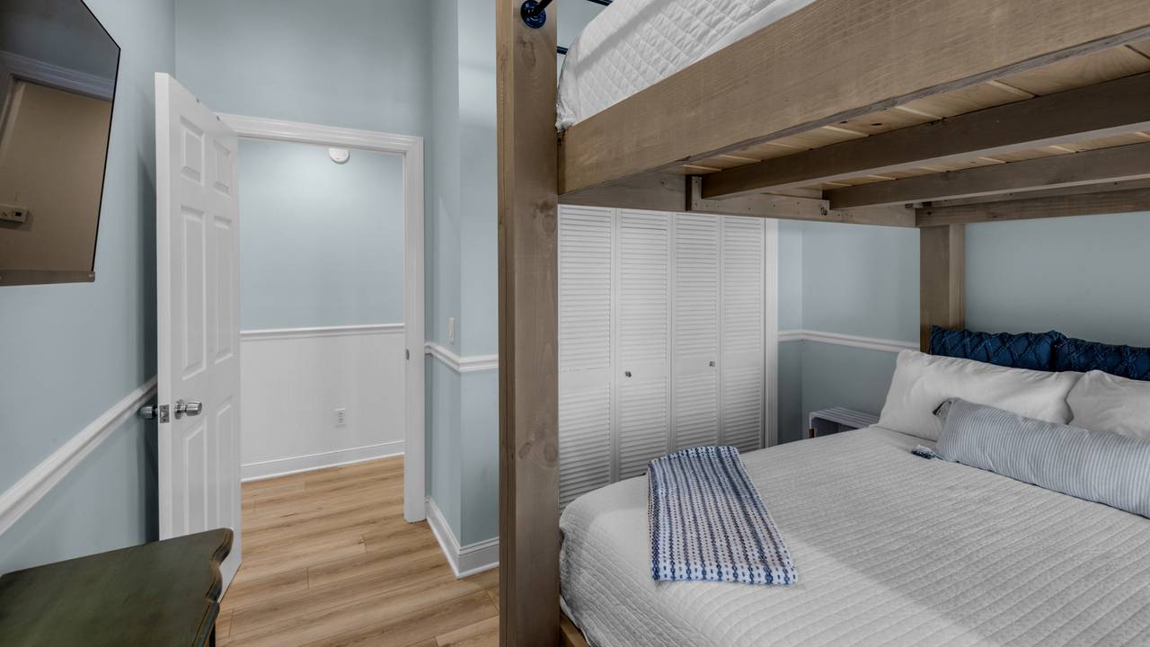 Making Memories 2nd Floor Queen Bedroom Making Memories 2nd Floor Queen Bedroom