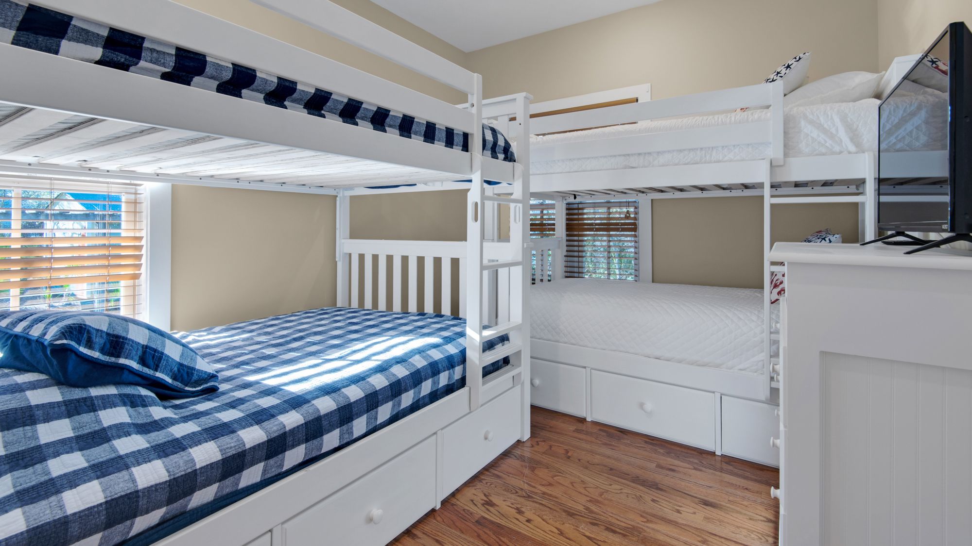 By The Wave, Bedroom 2 with Twin Bunk and Full Bunk, 1st Floor