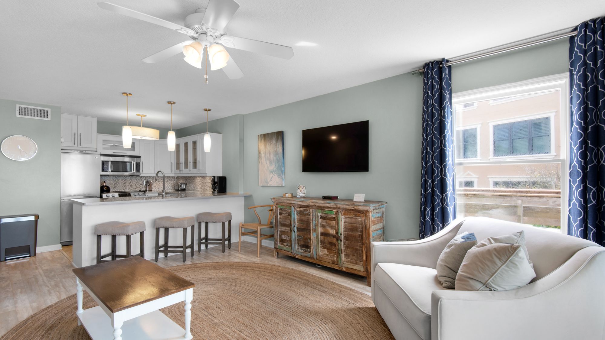 Mistral 1 Main Living Area