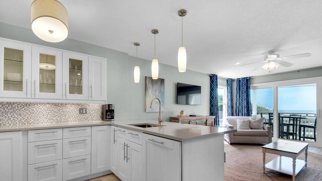 Mistral 1 Kitchen and Views Mistral 1 Kitchen and Views