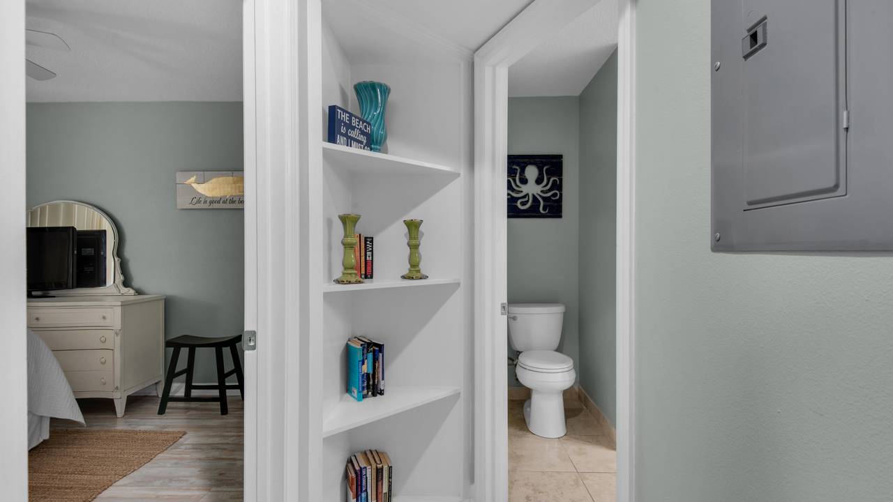 Mistral 1 Bedroom and Bathroom Mistral 1 Bedroom and Bathroom