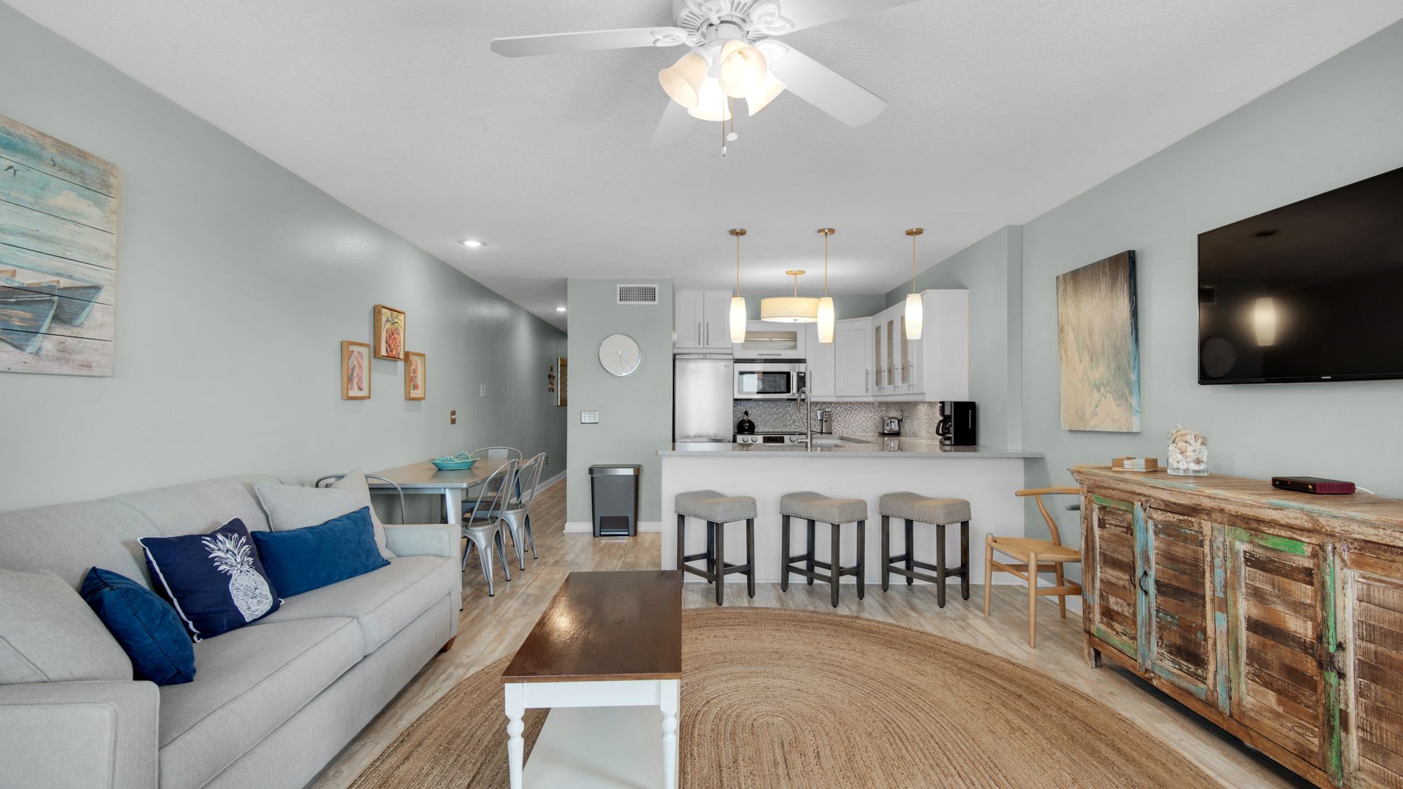 Mistral 1 Main Living Area