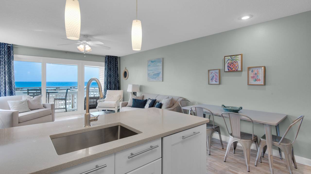 Mistral 1 Kitchen and Views Mistral 1 Kitchen and Views