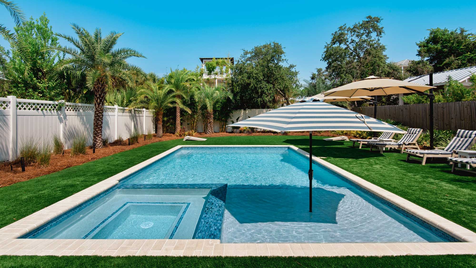 BLPIN Private Pool w/ Sun loungers and Umbrellas