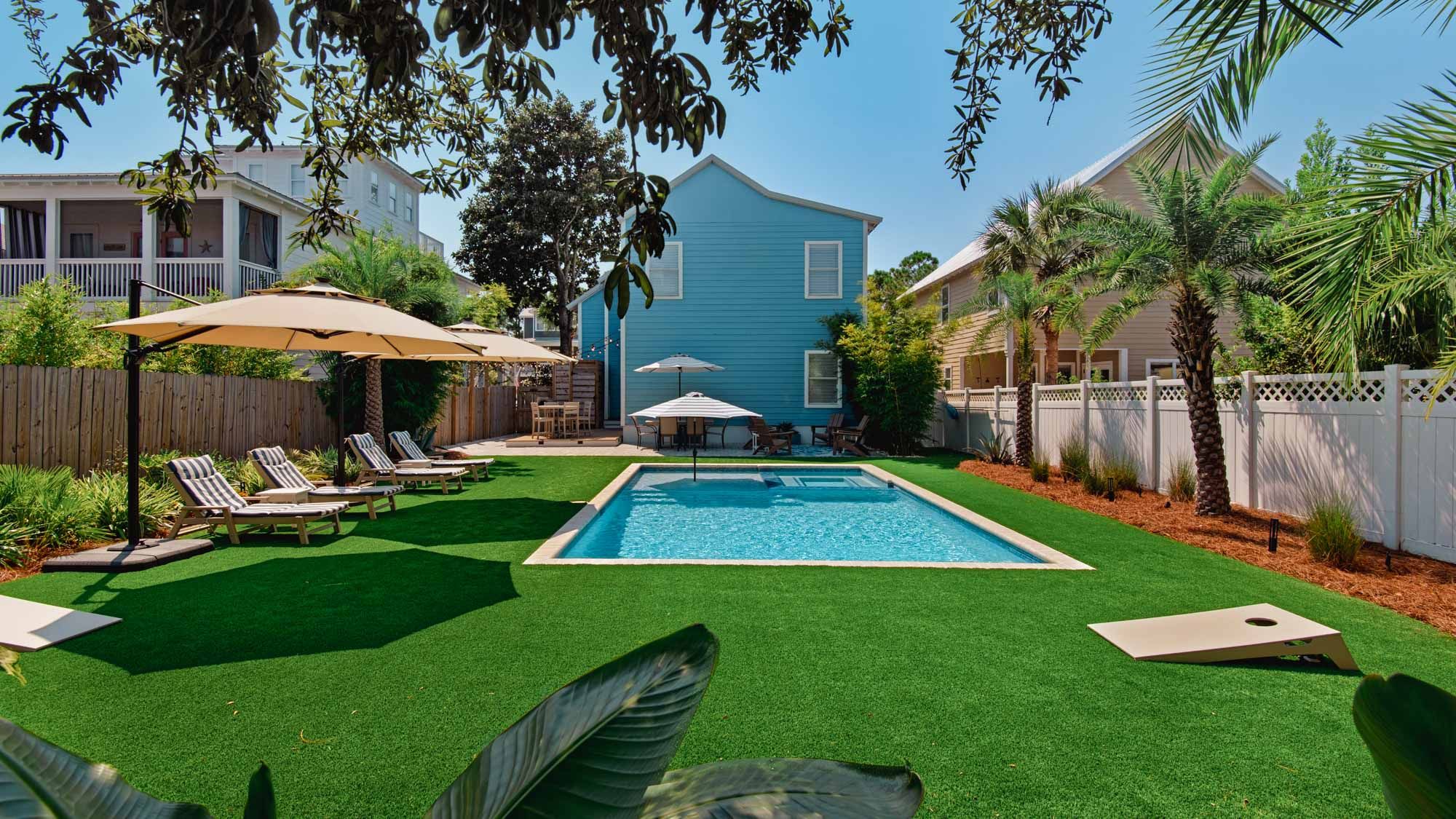 BLPIN Private Pool w/ Sun loungers and Umbrellas