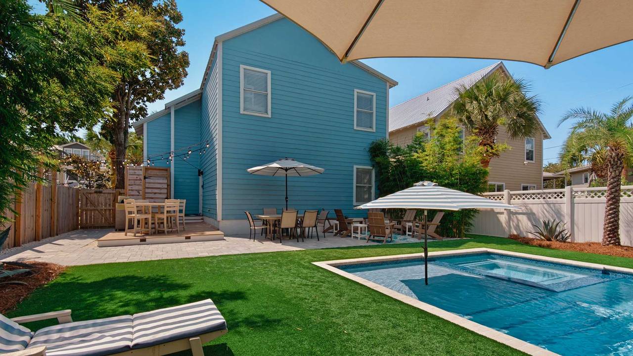 BLPIN Private Pool w/ Sun loungers and Umbrellas BLPIN Private Pool w/ Sun loungers and Umbrellas