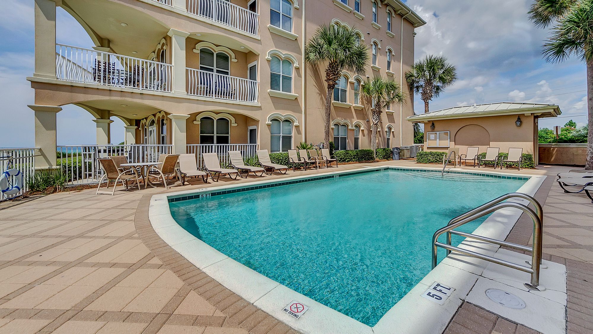 Monterey Condos Grounds and Amenities