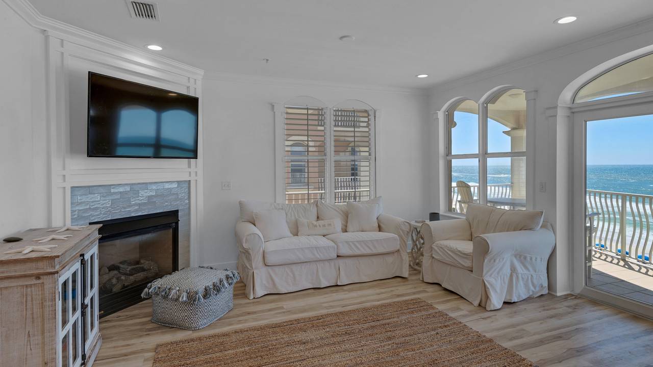 Monterey C301 Main Living Area and Gulf Views Monterey C301 Main Living Area and Gulf Views