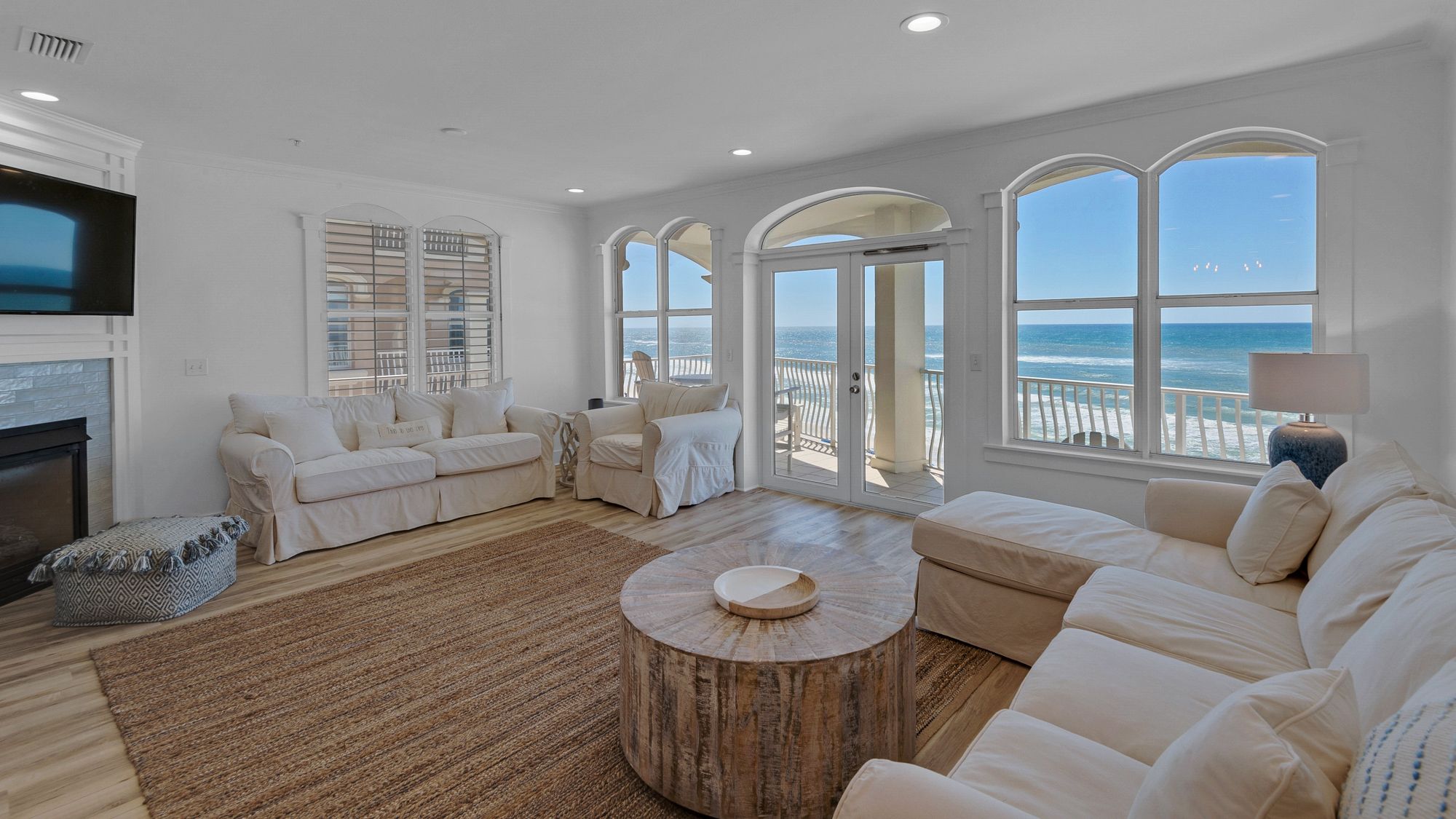 Monterey C301 Main Living Area and Gulf Views