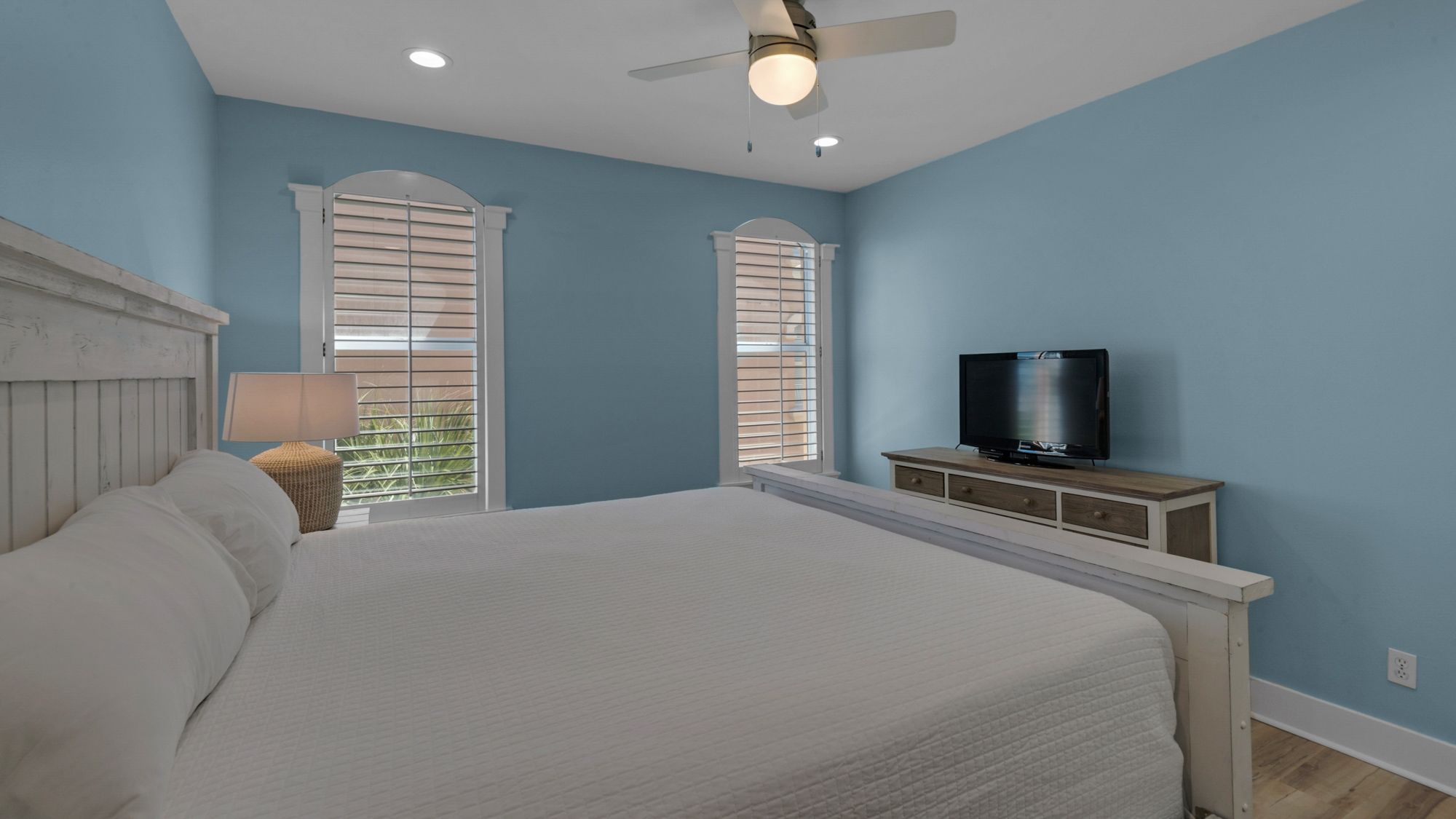 Monterey C301 King Bedroom with Private Bathroom