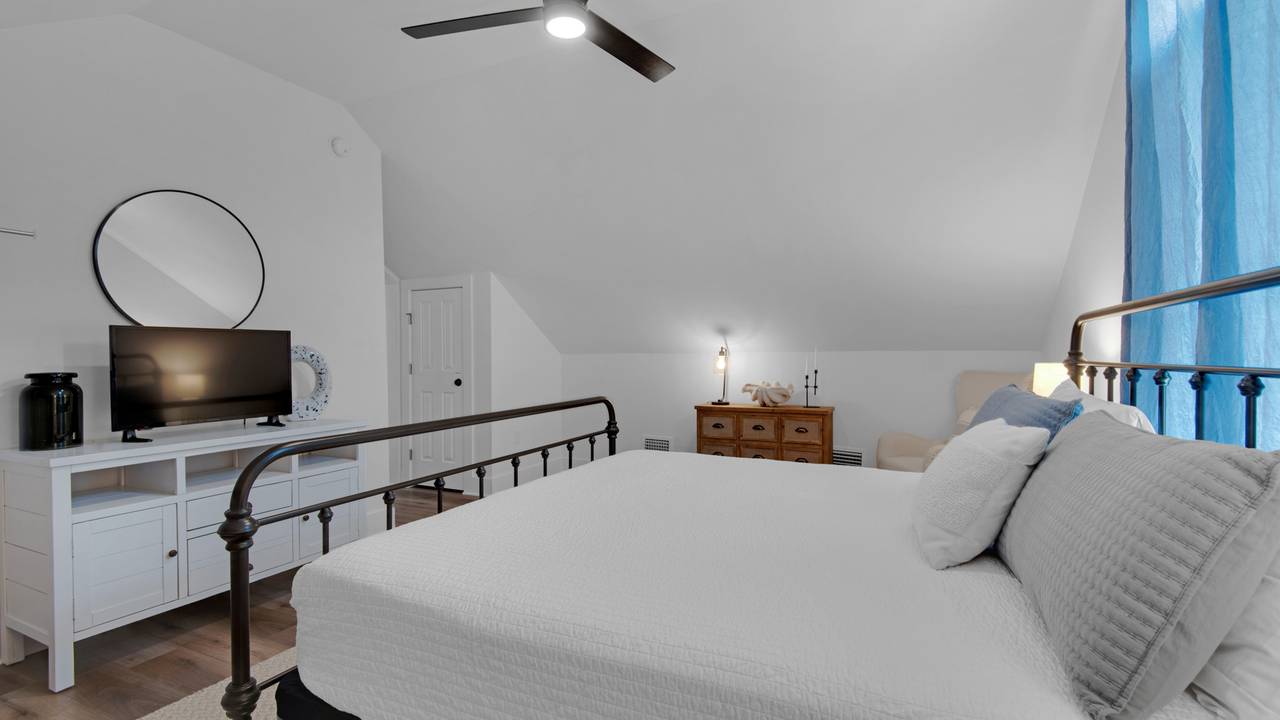 65 Brown Street 2nd Floor King Bedroom 65 Brown Street 2nd Floor King Bedroom