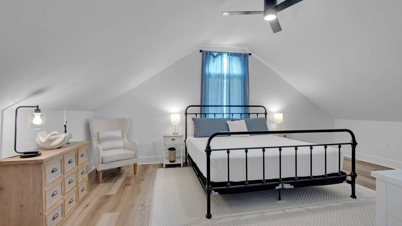 65 Brown Street 2nd Floor King Bedroom 65 Brown Street 2nd Floor King Bedroom