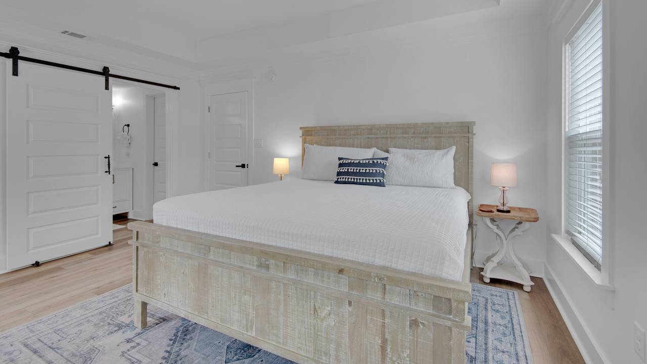 65 Brown Street 1st Floor King Bedroom 65 Brown Street 1st Floor King Bedroom