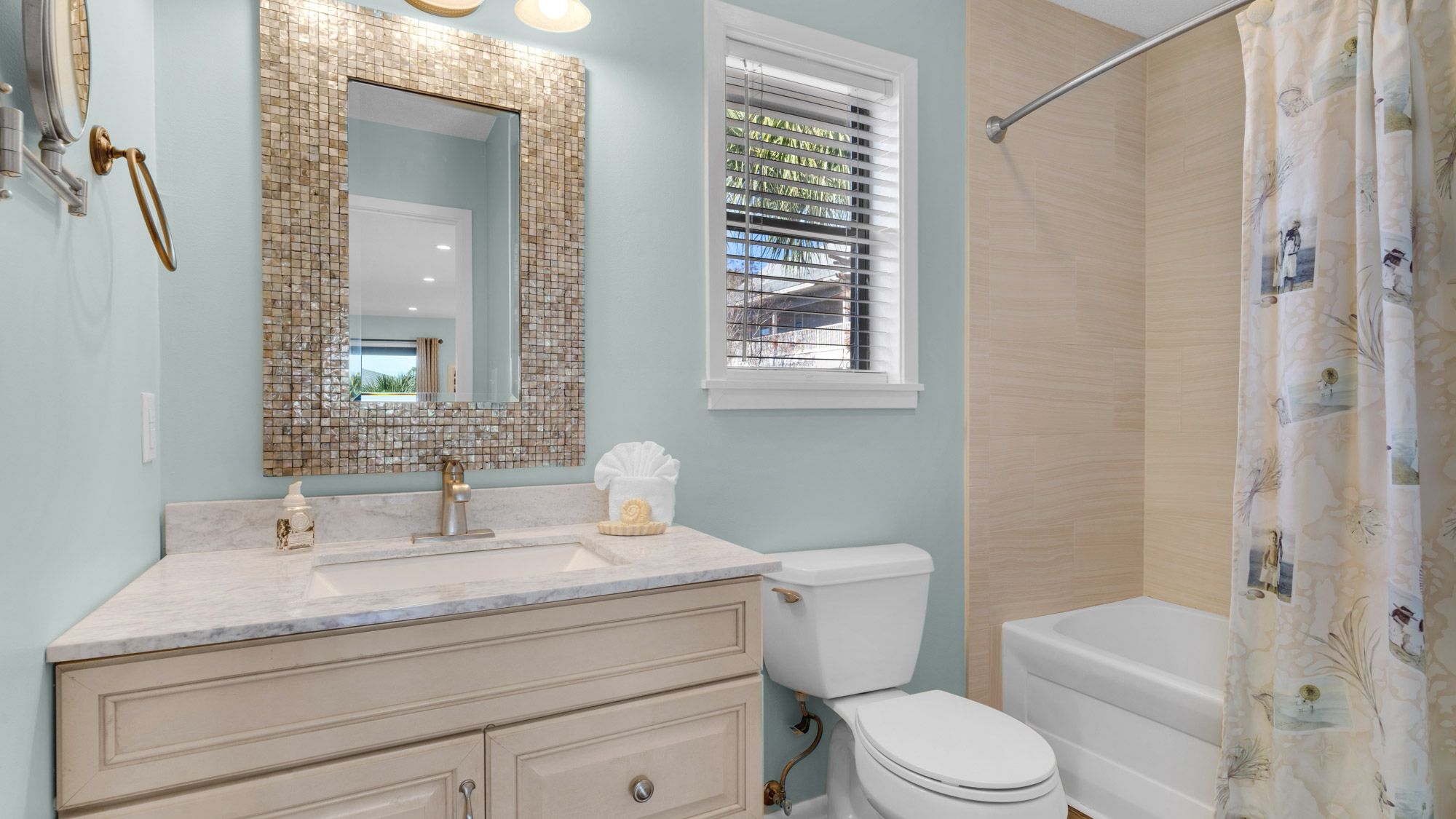 Beachwood Villas 1H - Bathroom