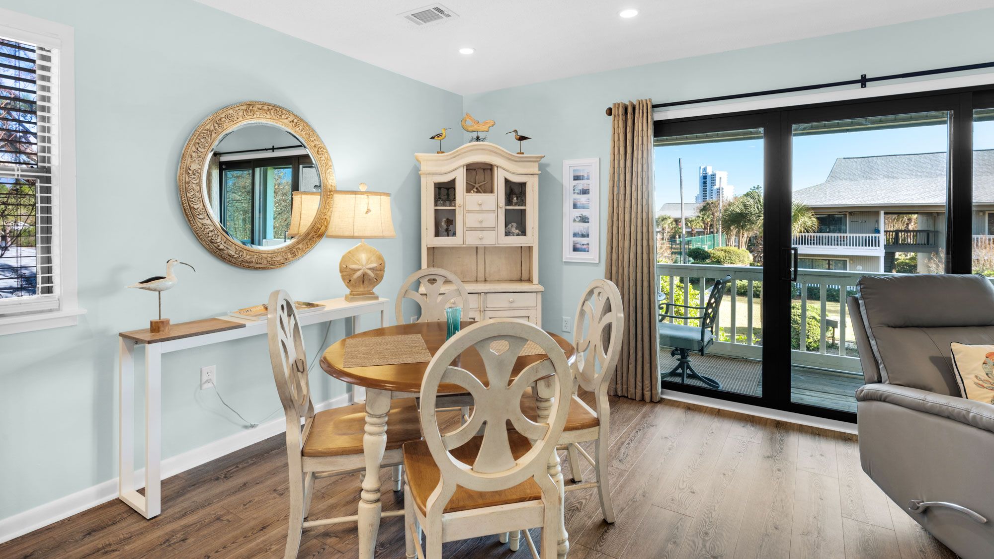 Beachwood Villas 1H - Dining Area