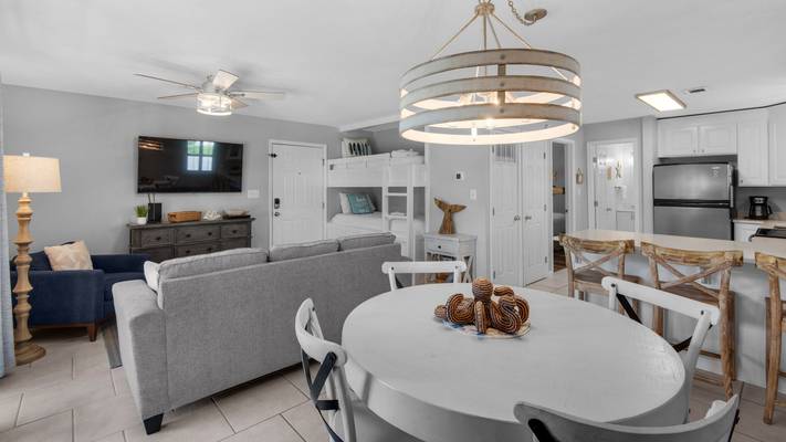 Beachwood Villas 4G - Dining into Living area Beachwood Villas 4G - Dining into Living area