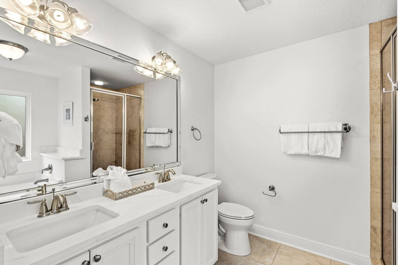 Blue Mar - Master bathroom Blue Mar - Master bathroom
