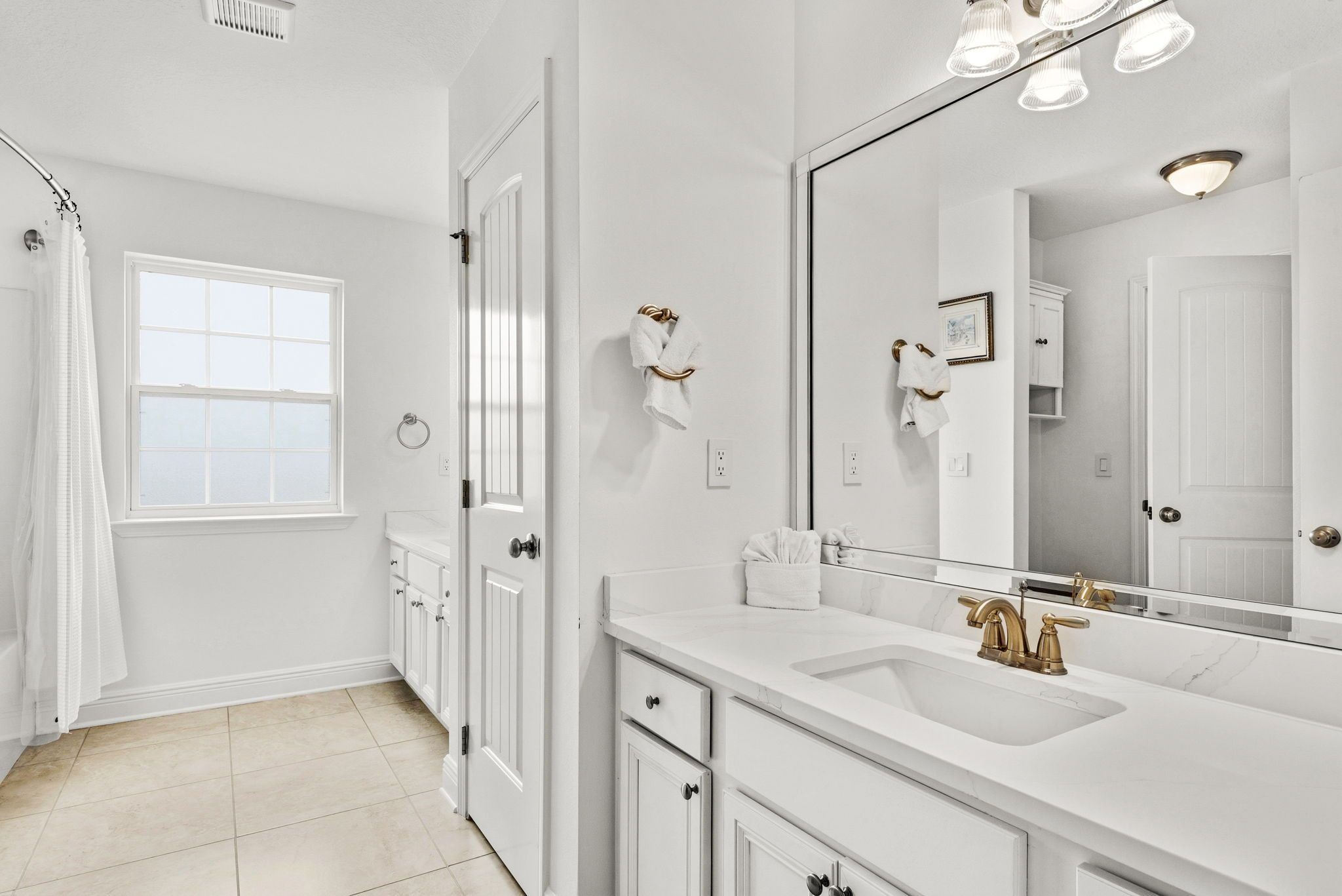 Blue Mar - Jack and Jill Bathroom