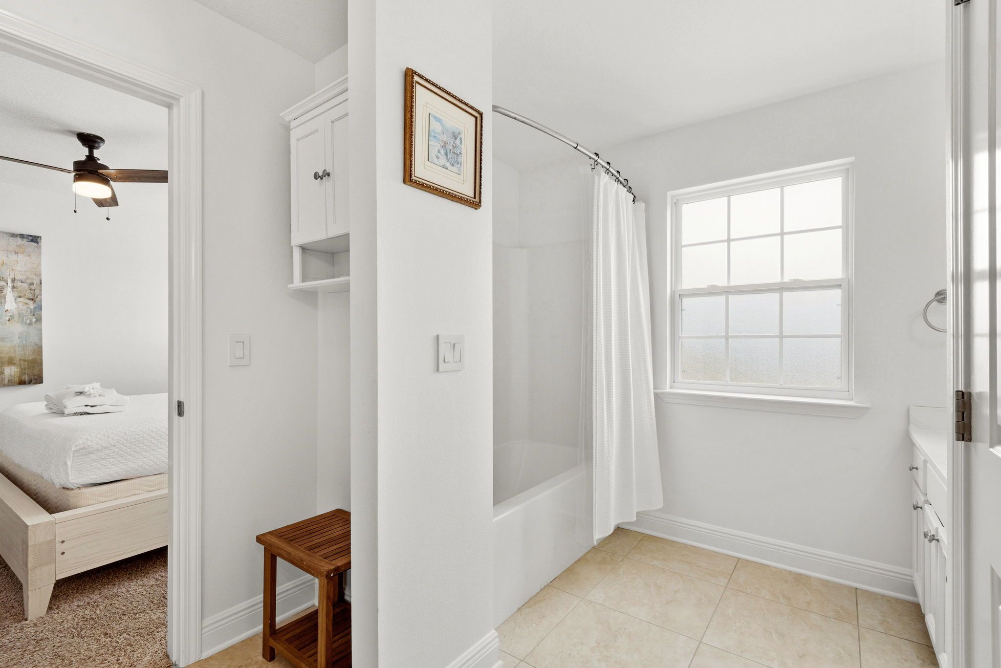 Blue Mar - Jack and Jill Bathroom