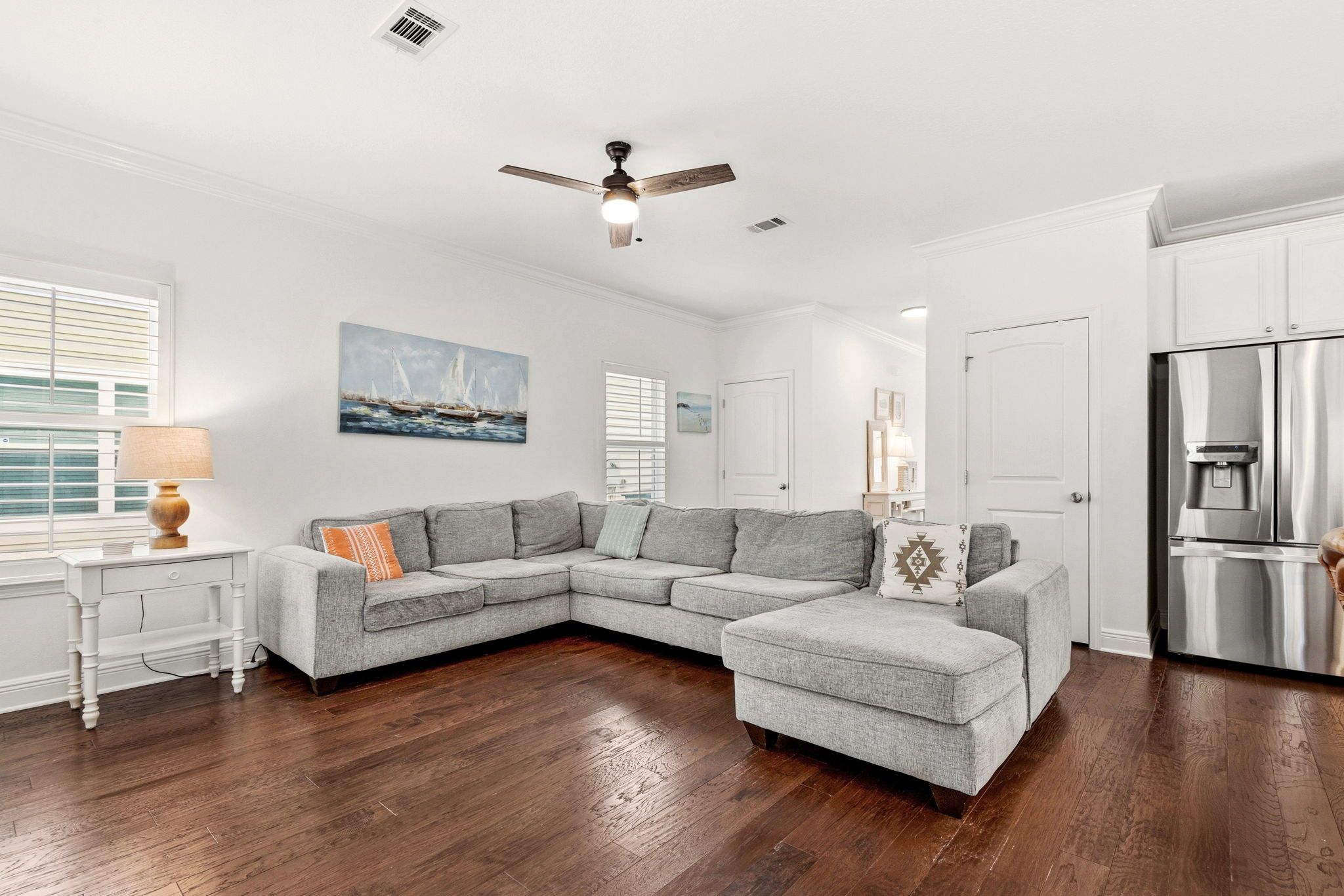 Blue Mar - Living area