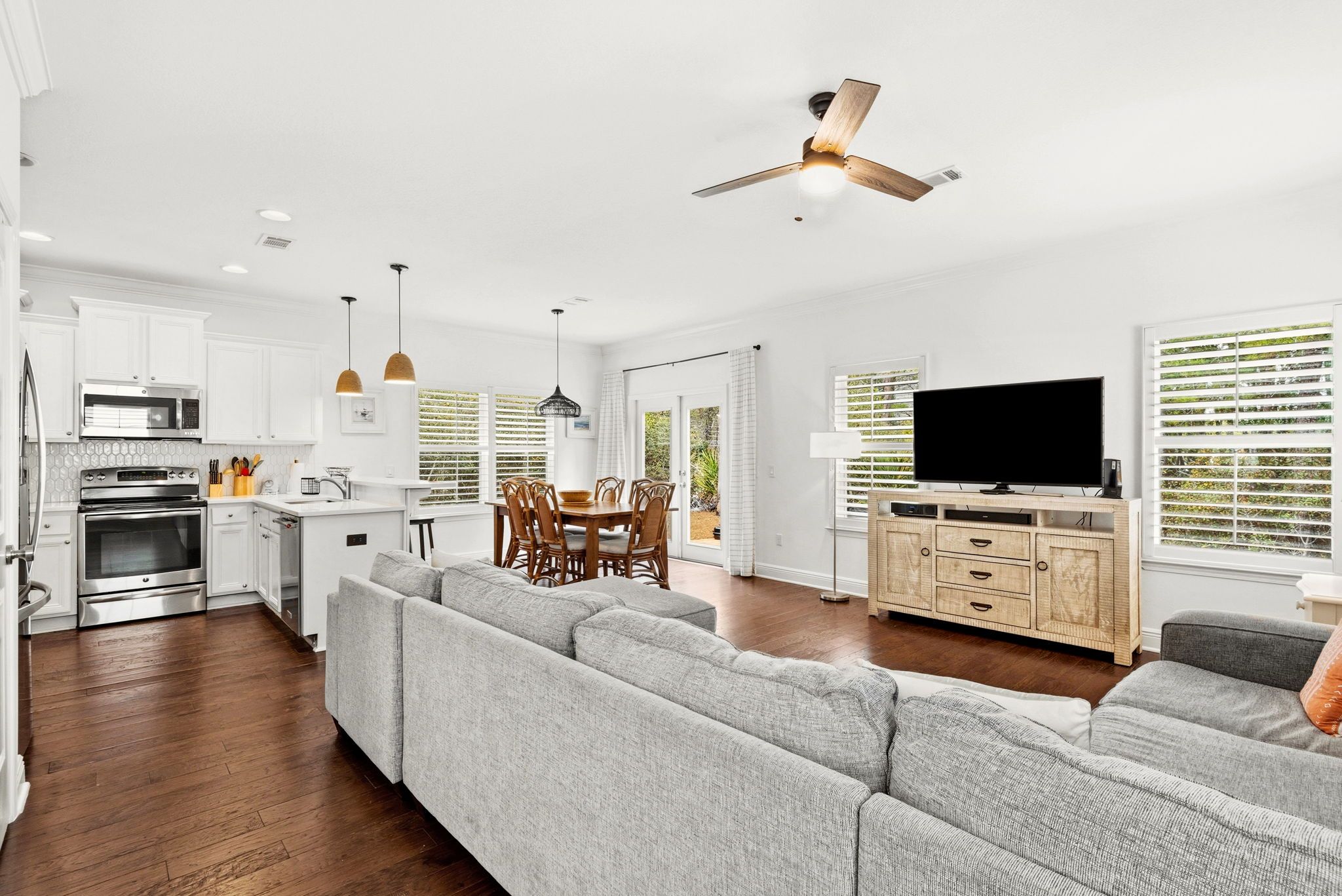 Blue Mar - Living area