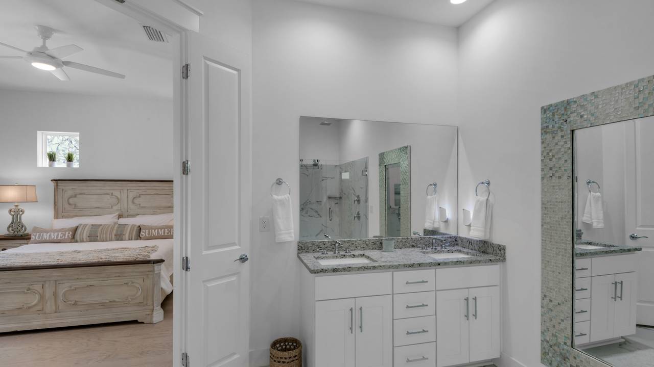 Boho Beach House 1st Floor Private Bathroom Boho Beach House 1st Floor Private Bathroom