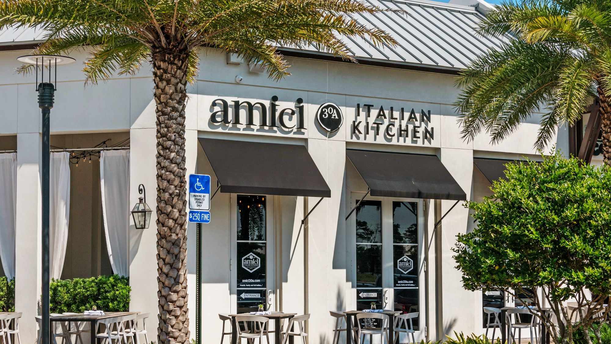 30Avenue Grounds &  Amenities