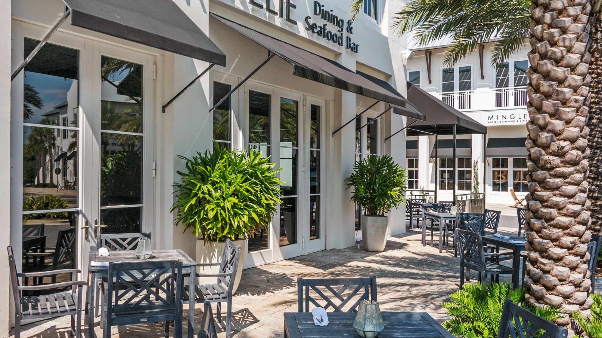 30Avenue Grounds &  Amenities