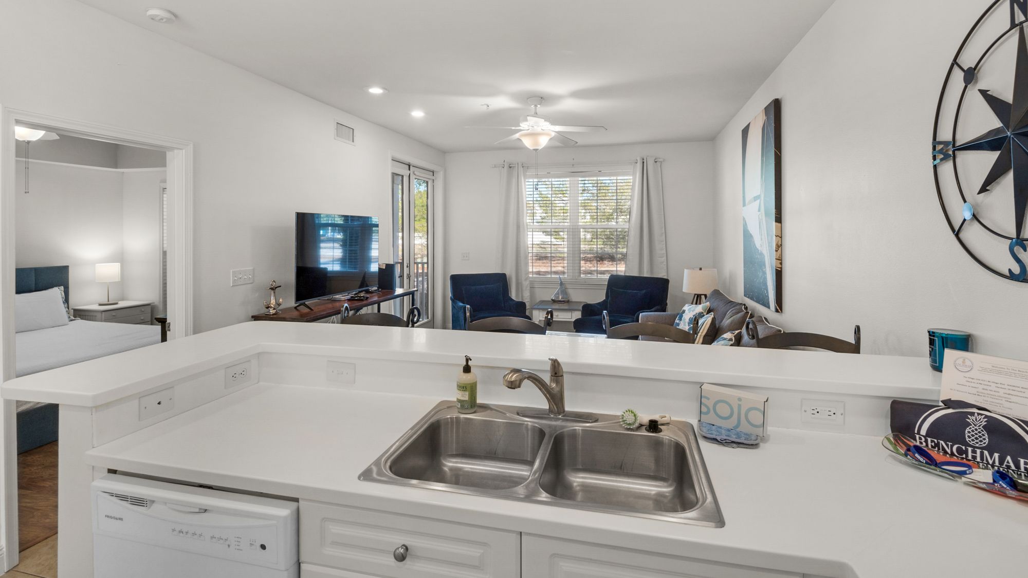 Villages of Blue Mountain 413 Kitchen into Living Area