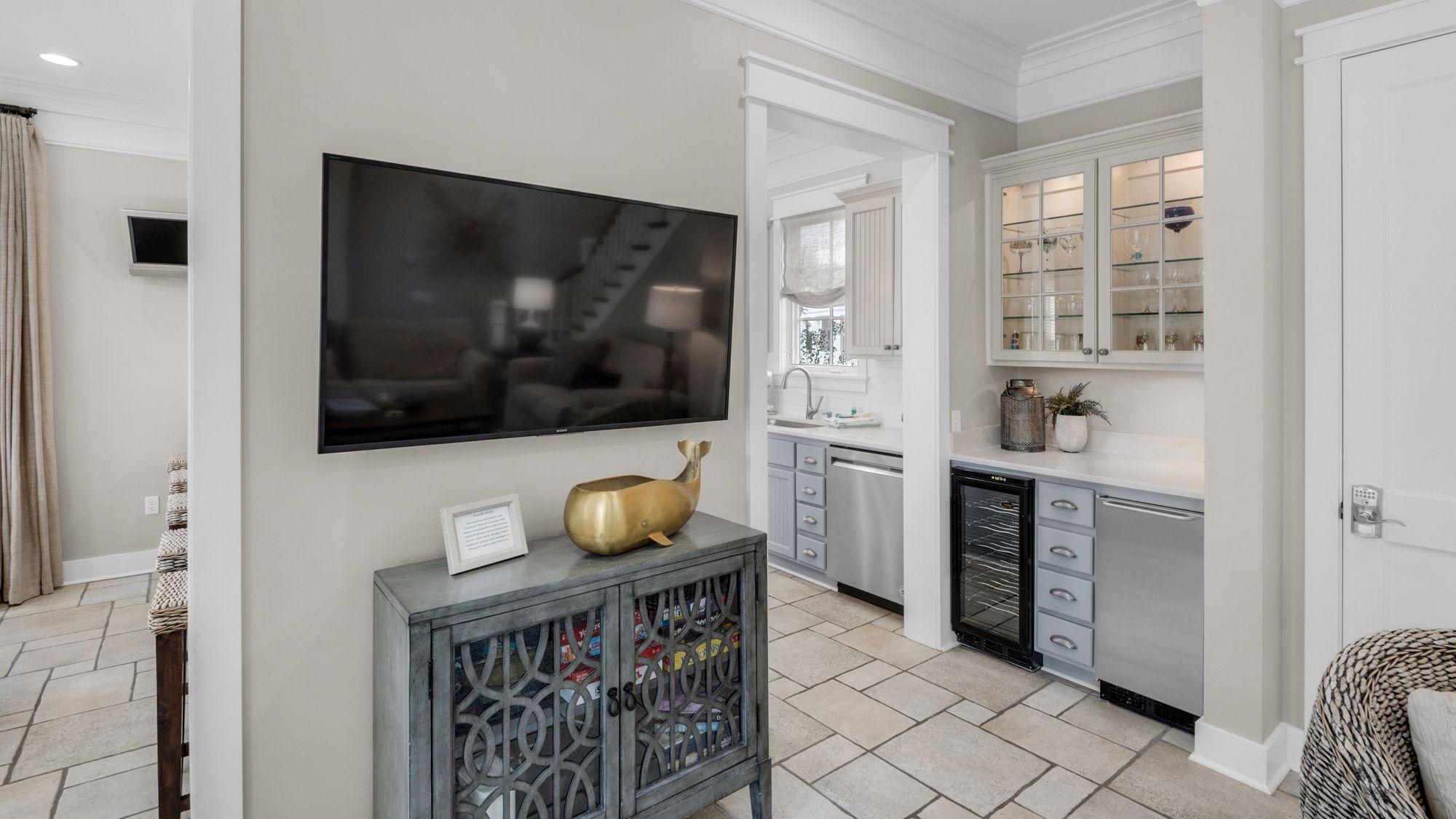 Walking on Sunshine Main Living Area