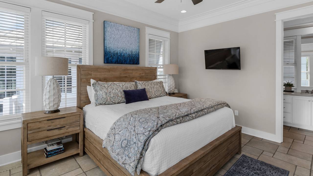 Walking on Sunshine 2nd Floor King Bedroom Walking on Sunshine 2nd Floor King Bedroom