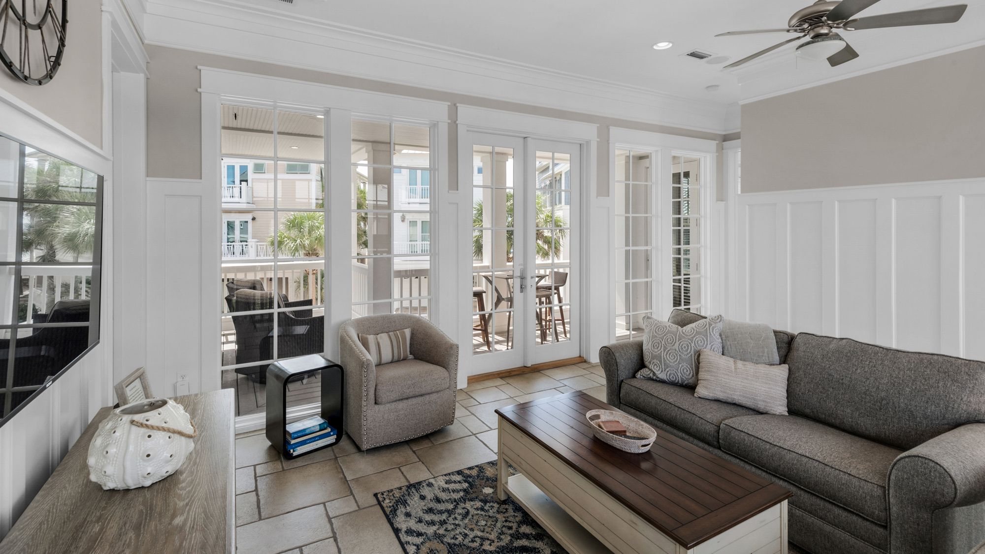 Walking on Sunshine 2nd Floor Living Area