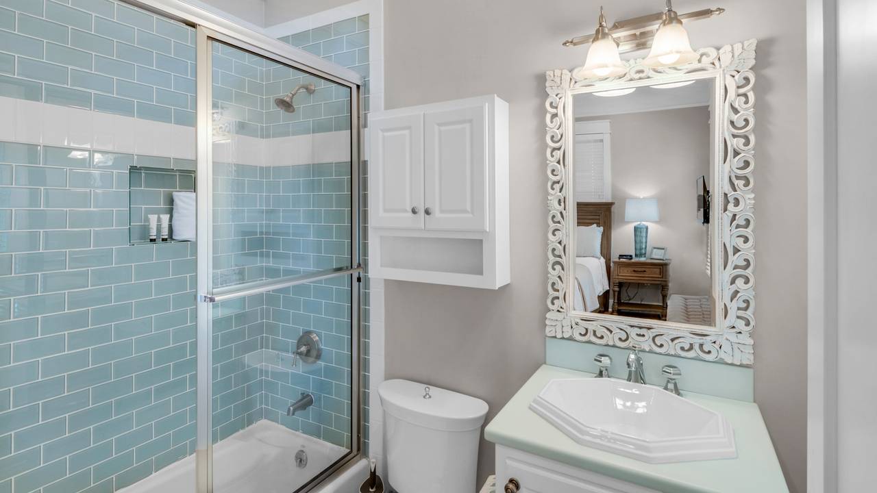 Walking on Sunshine 1st Floor Private Bathroom Walking on Sunshine 1st Floor Private Bathroom