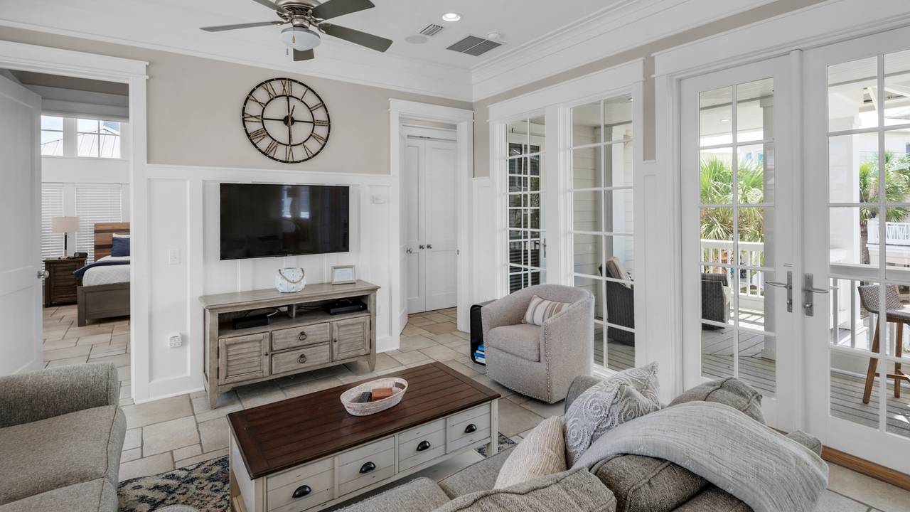 Walking on Sunshine 2nd Floor Living Area Walking on Sunshine 2nd Floor Living Area