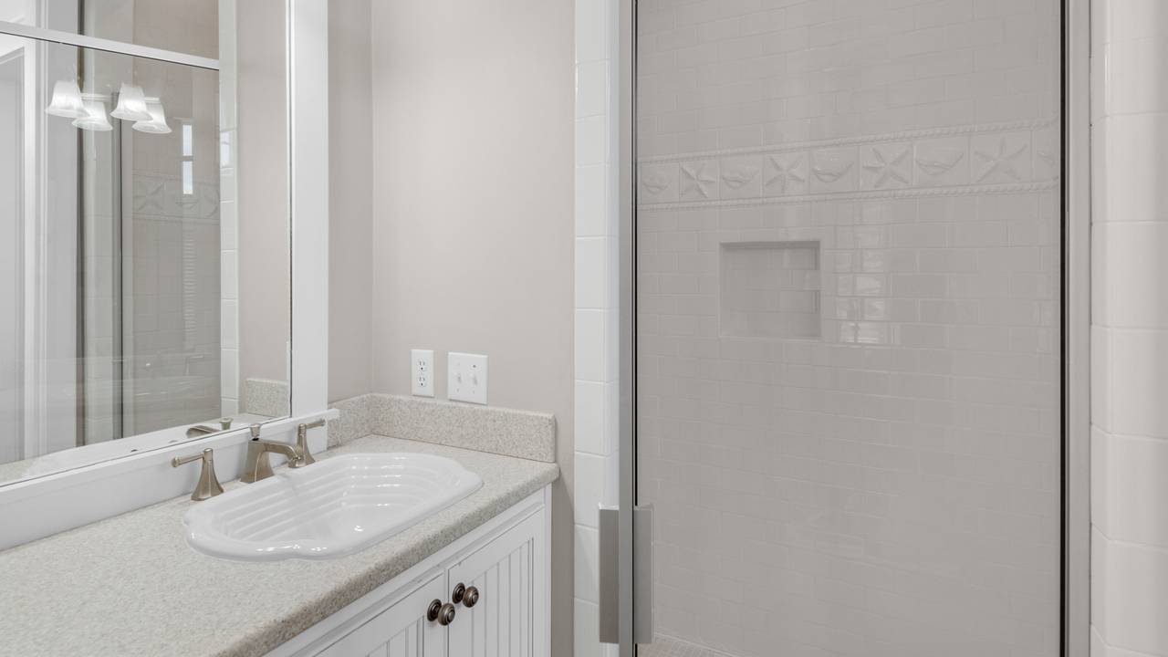 Walking on Sunshine 2nd Floor Private Bathroom Walking on Sunshine 2nd Floor Private Bathroom