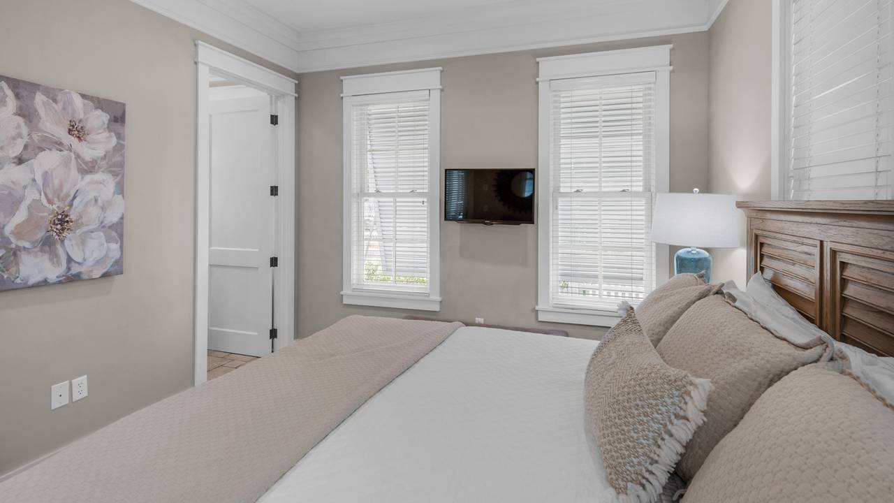 Walking on Sunshine 1st Floor King Bedroom Walking on Sunshine 1st Floor King Bedroom