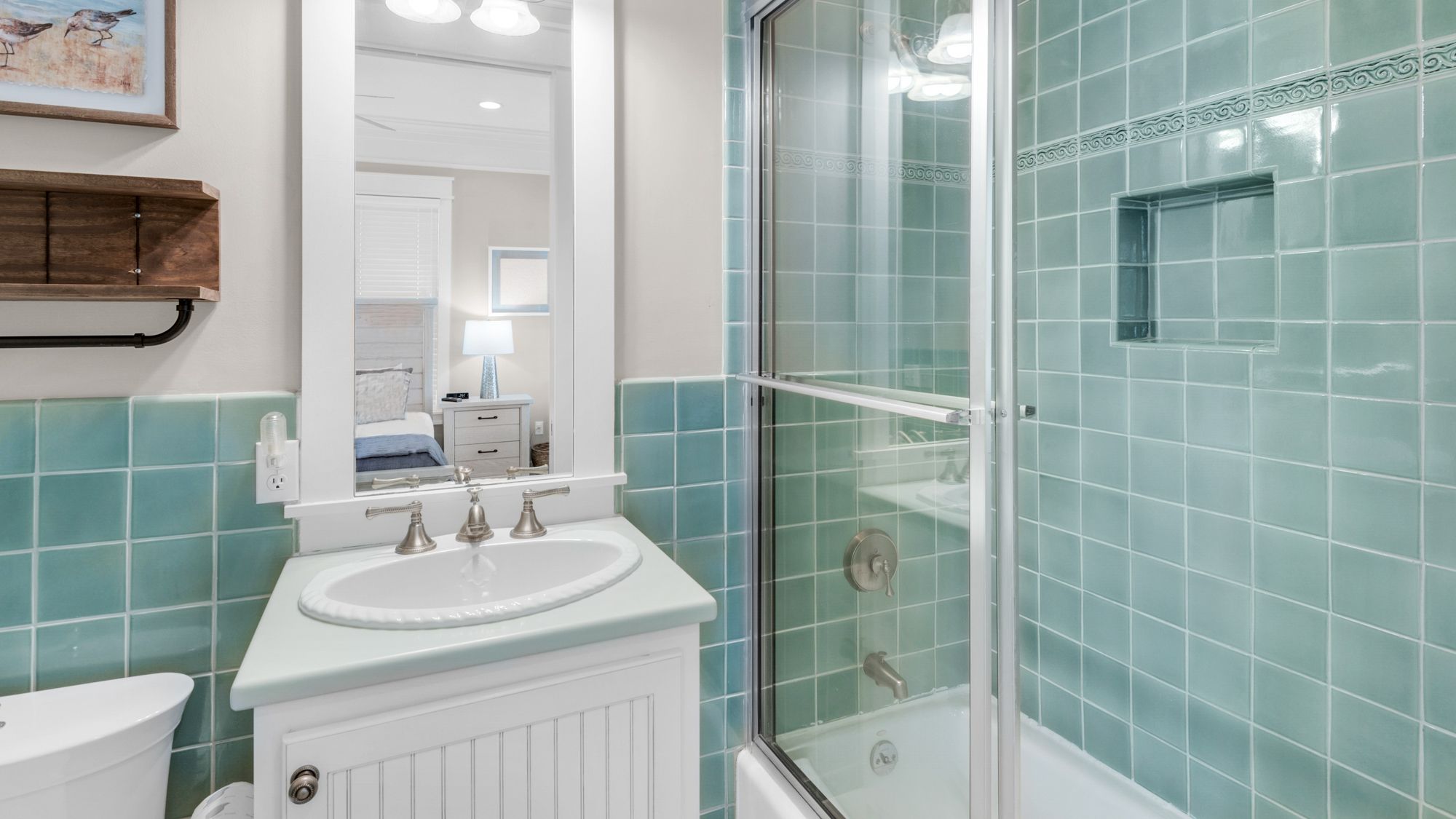 Walking on Sunshine 2nd Floor Private Bathroom