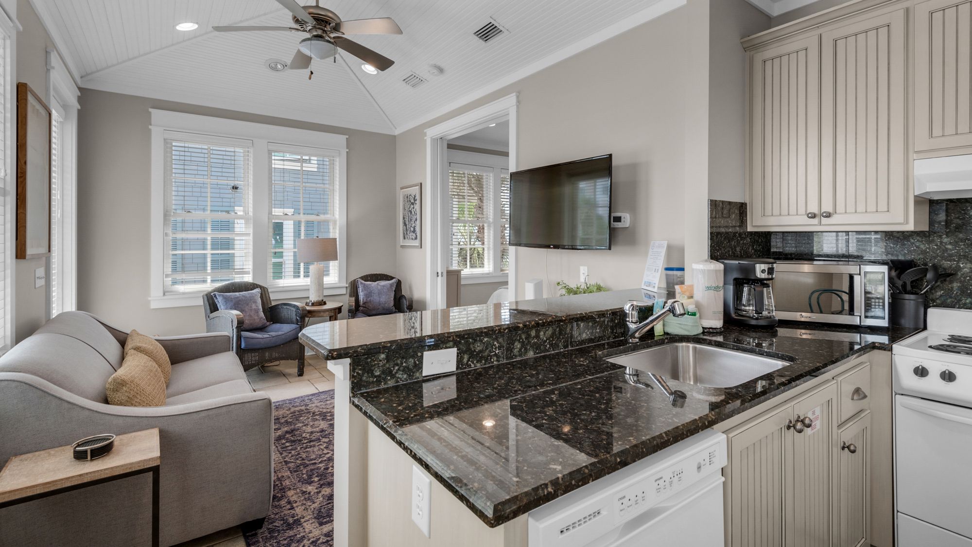 Come On Inn Carriage House 2nd Floor