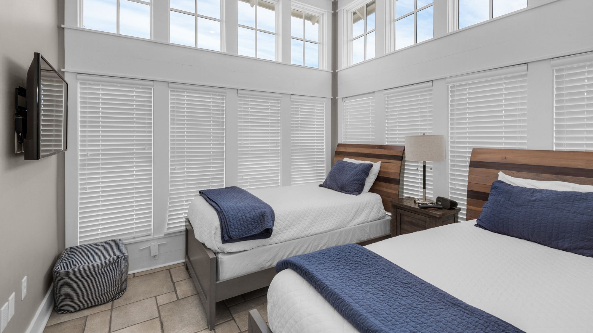 Walking on Sunshine 2nd Floor  2 Twin Bedroom