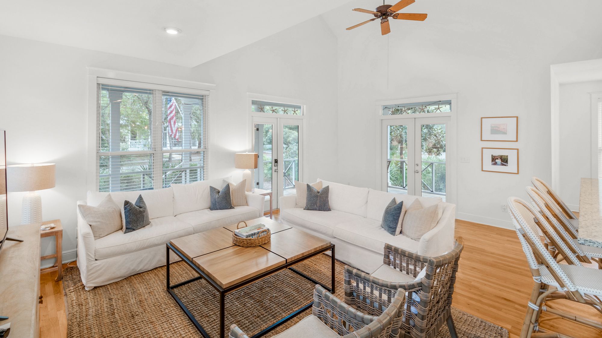 Grateful By The Sea Main Living Area