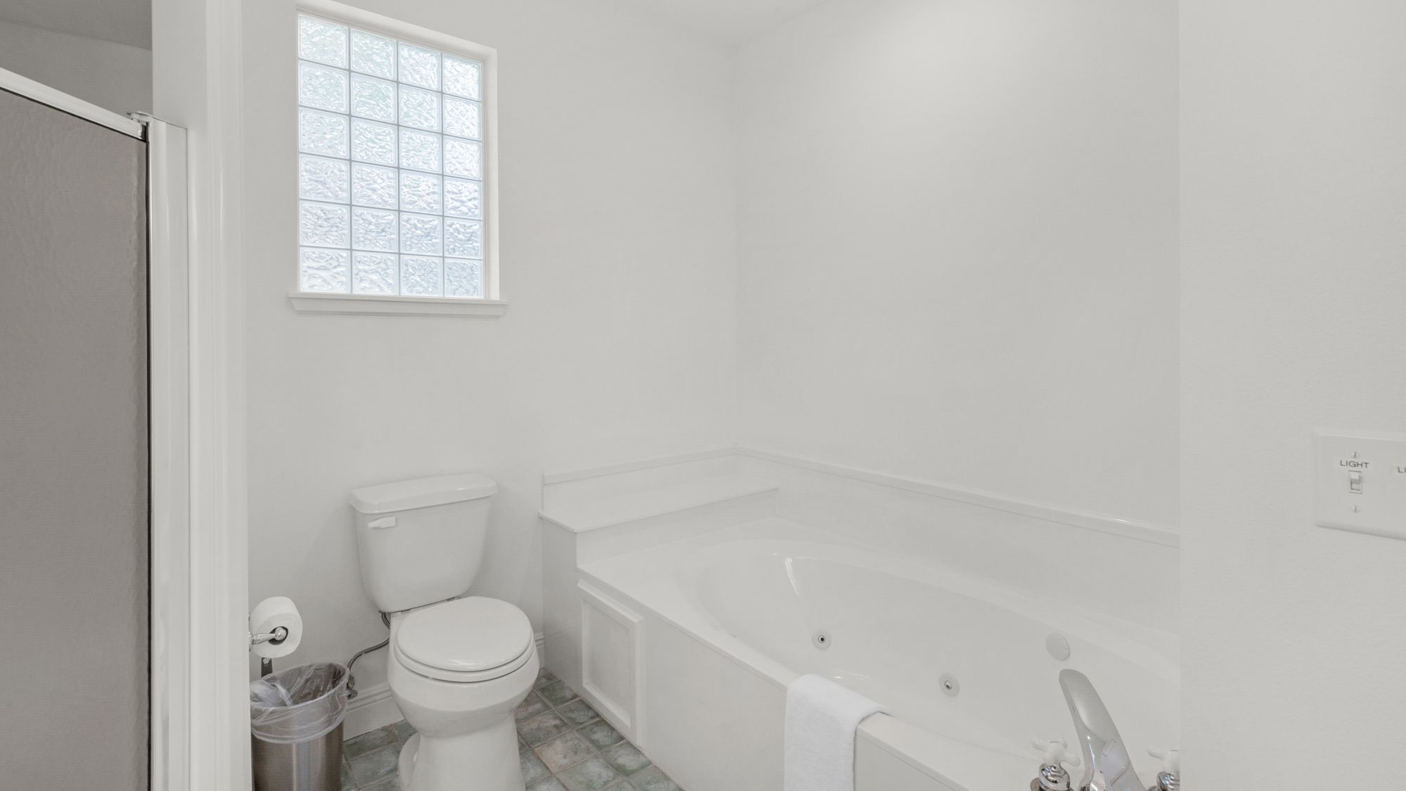 Grateful By The Sea Private Bathroom